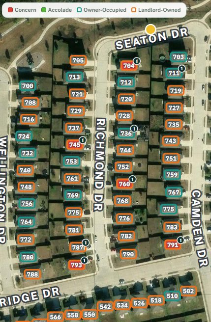 The Curburb app showing a real neighborhood on a map, with resident reports pinned to individual homes